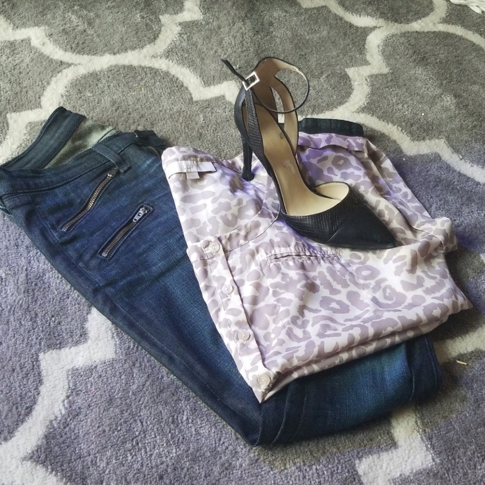 Gray leopard print shirt
